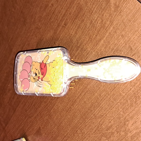 🛍Winnie-the-Pooh brush/ BUNDLE ONLY 2or more items - Picture 1 of 4